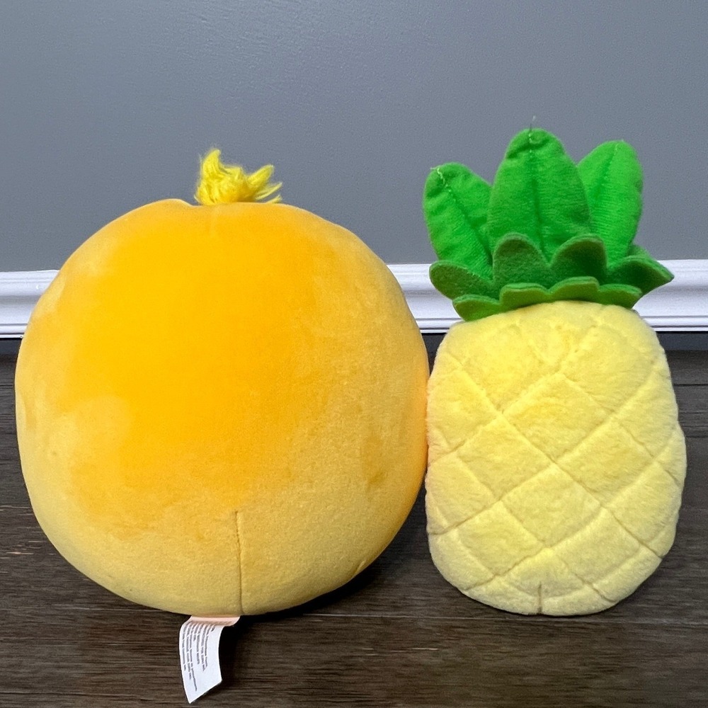 Zuru Snackles Pineapple Sloth with Pinapple Plush Set - Picture 3 of 5